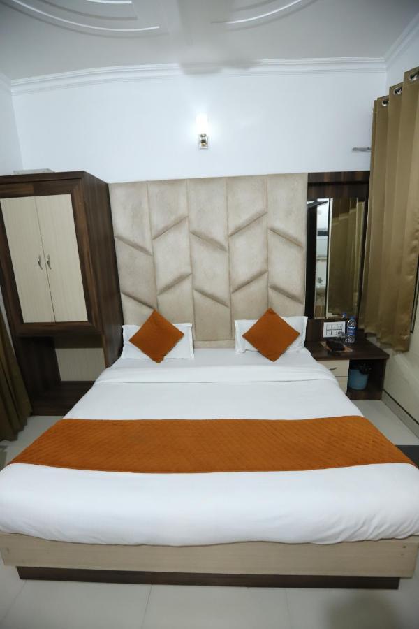Hotel Malhotra Inn 50 Meter From Golden Temple Amritsar Zewnętrze zdjęcie