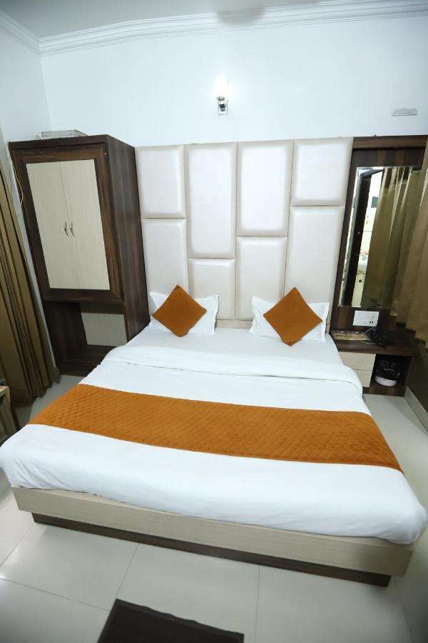 Hotel Malhotra Inn 50 Meter From Golden Temple Amritsar Zewnętrze zdjęcie