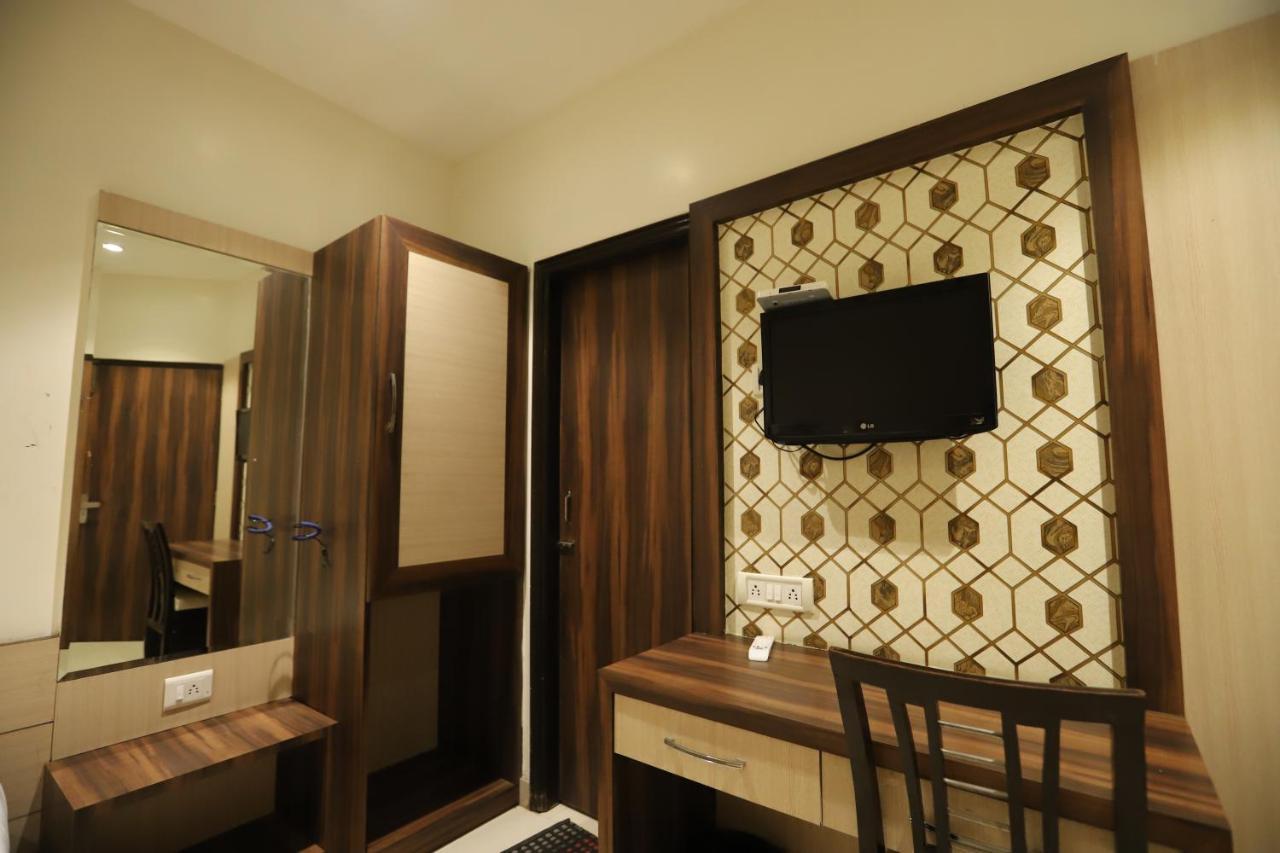 Hotel Malhotra Inn 50 Meter From Golden Temple Amritsar Zewnętrze zdjęcie