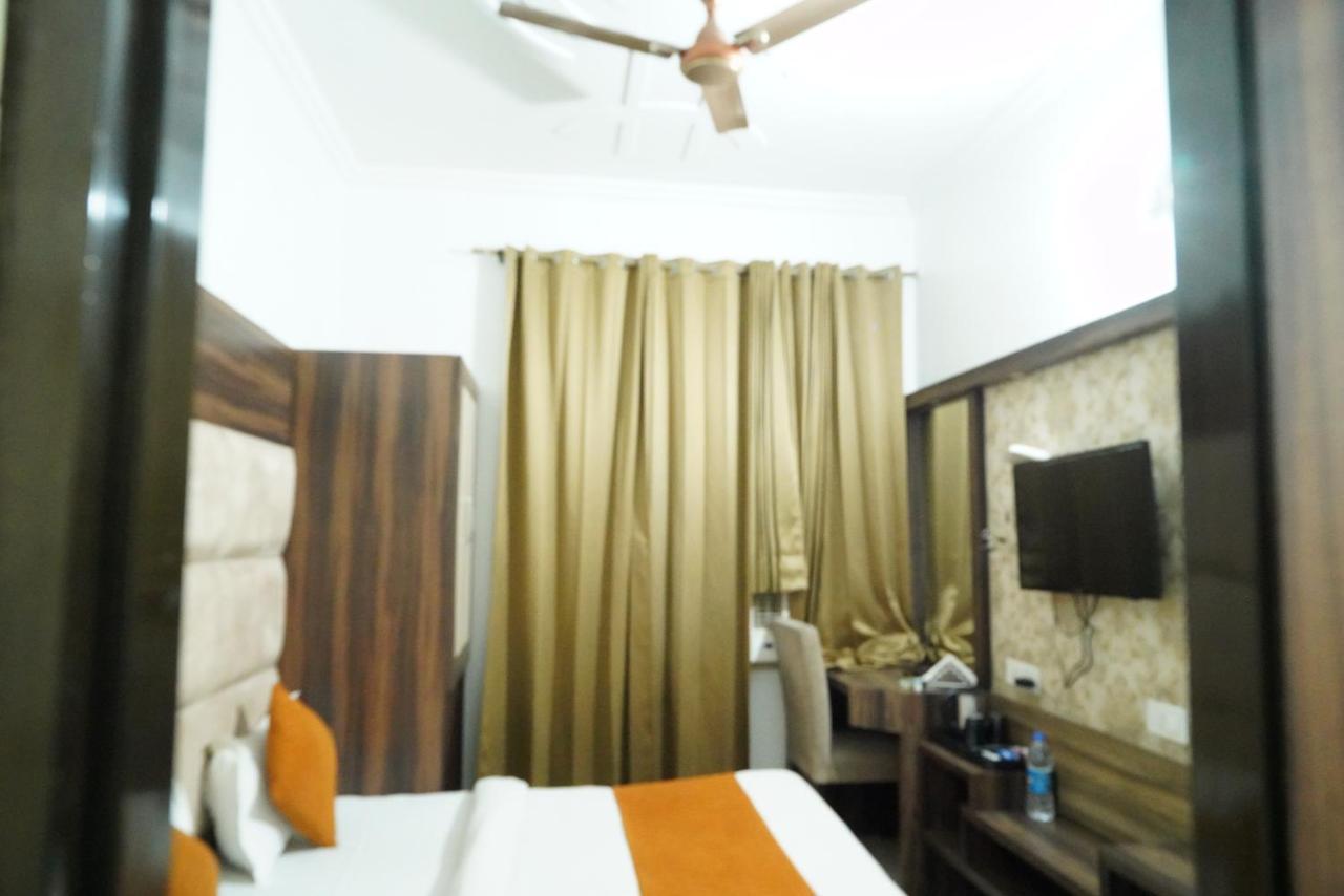 Hotel Malhotra Inn 50 Meter From Golden Temple Amritsar Zewnętrze zdjęcie