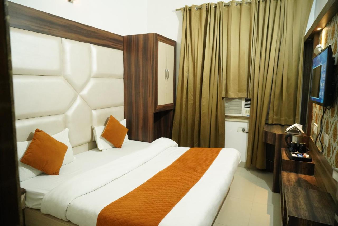Hotel Malhotra Inn 50 Meter From Golden Temple Amritsar Zewnętrze zdjęcie