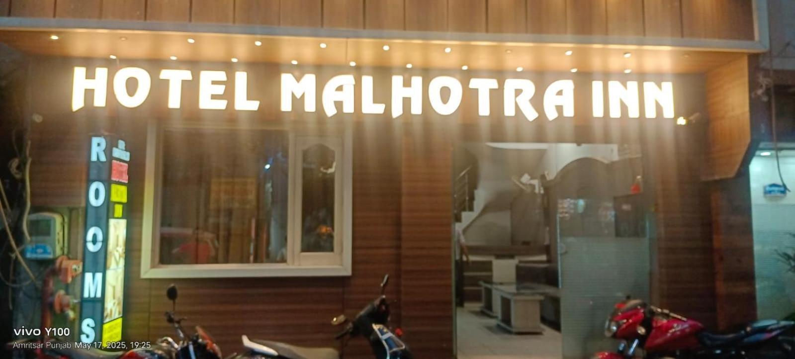 Hotel Malhotra Inn 50 Meter From Golden Temple Amritsar Zewnętrze zdjęcie