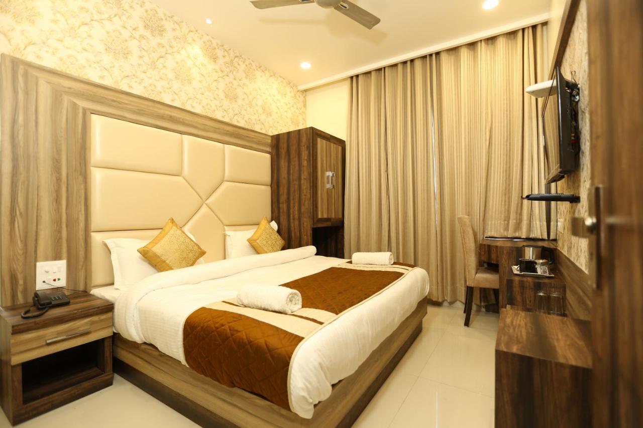 Hotel Malhotra Inn 50 Meter From Golden Temple Amritsar Zewnętrze zdjęcie