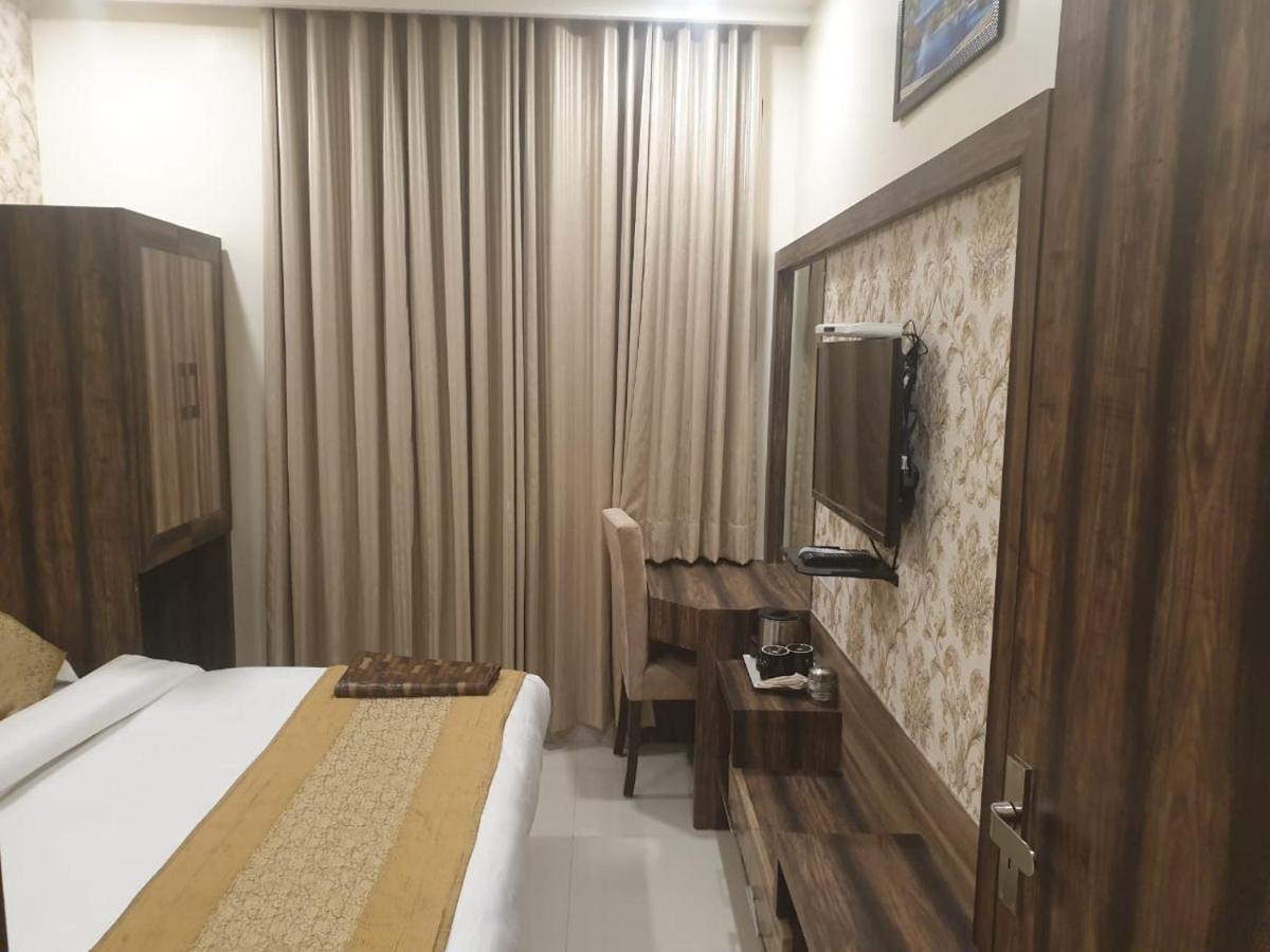 Hotel Malhotra Inn 50 Meter From Golden Temple Amritsar Zewnętrze zdjęcie